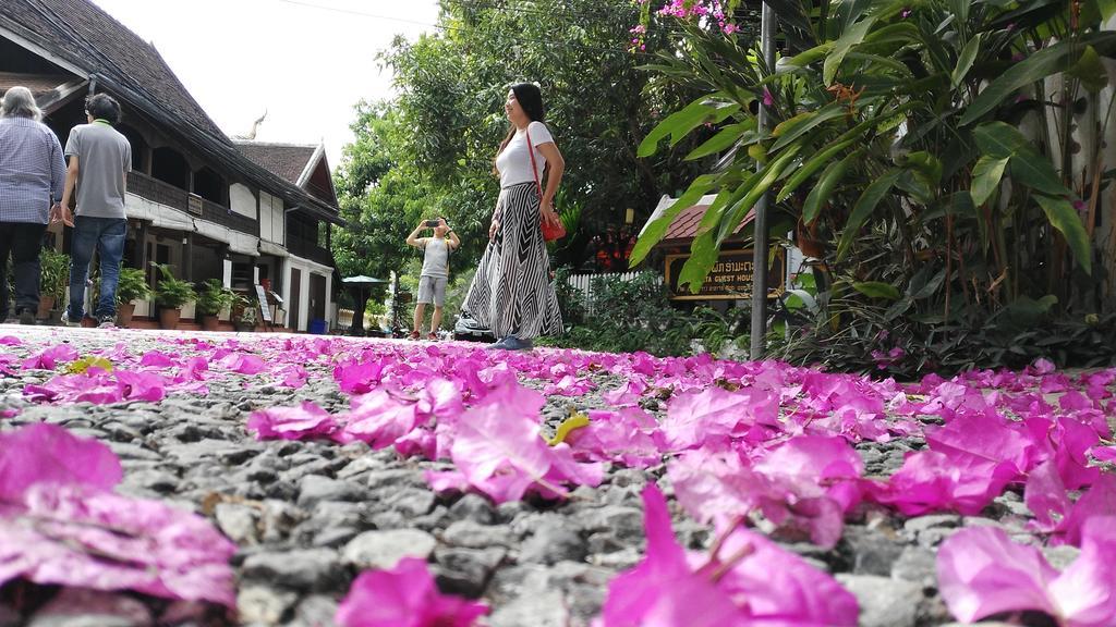 Wisdom Laos Hotel Luangprabang Kültér fotó