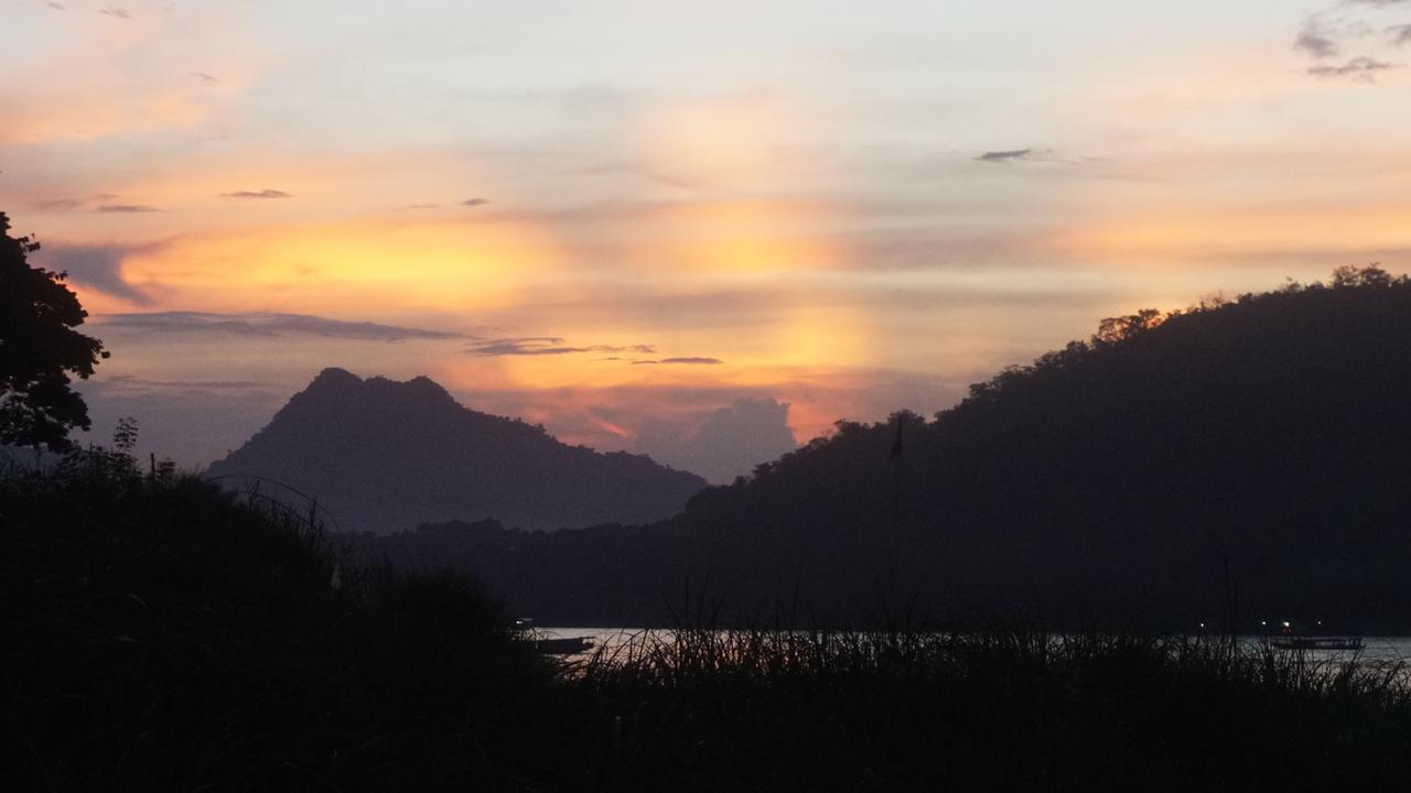 Wisdom Laos Hotel Luangprabang Kültér fotó